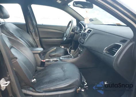 2012 Chrysler 200 Limited z USA, uszkodzony, nr VIN 1C3CCBCB3CN277945